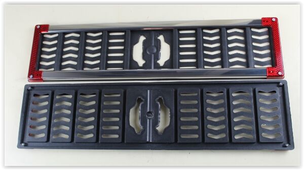 PLAKA ALTLIĞI PASLANMAZ KIRMIZI REFLEKTÖRLÜ 2 Lİ TAKIM HIRDAVAT | OEM:PLAKALIK