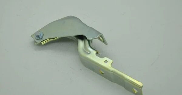 KAPUT MENTEŞESİ SOL F.EGEA | OEM:51984810