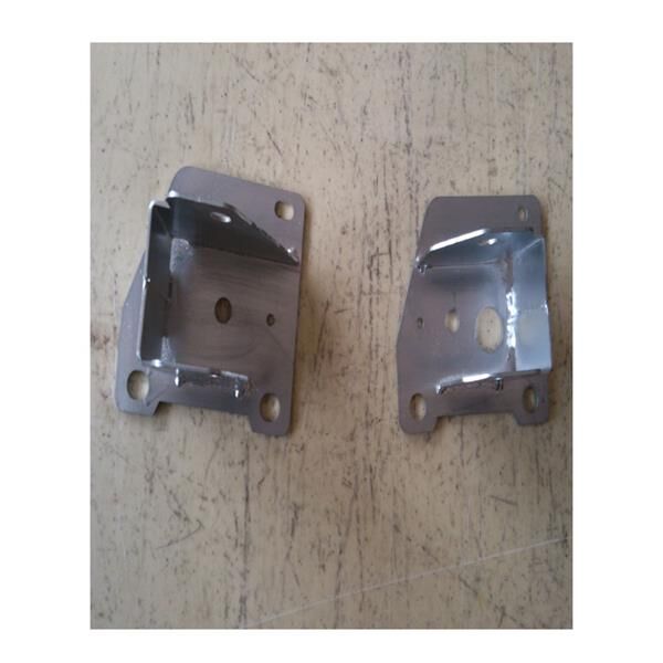 ARKA TAMPON BAĞLANTI DEMİR AYAĞI TRAVERSİ SOL MGN II | OEM:8200010164