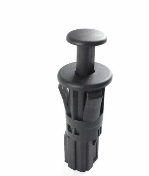 BAGAJ IŞIK BUTONU R.CLIO-MEGANE-LAGUNA 2 FİŞLİ 2 FİŞLİ 2001- | OEM:7700429418